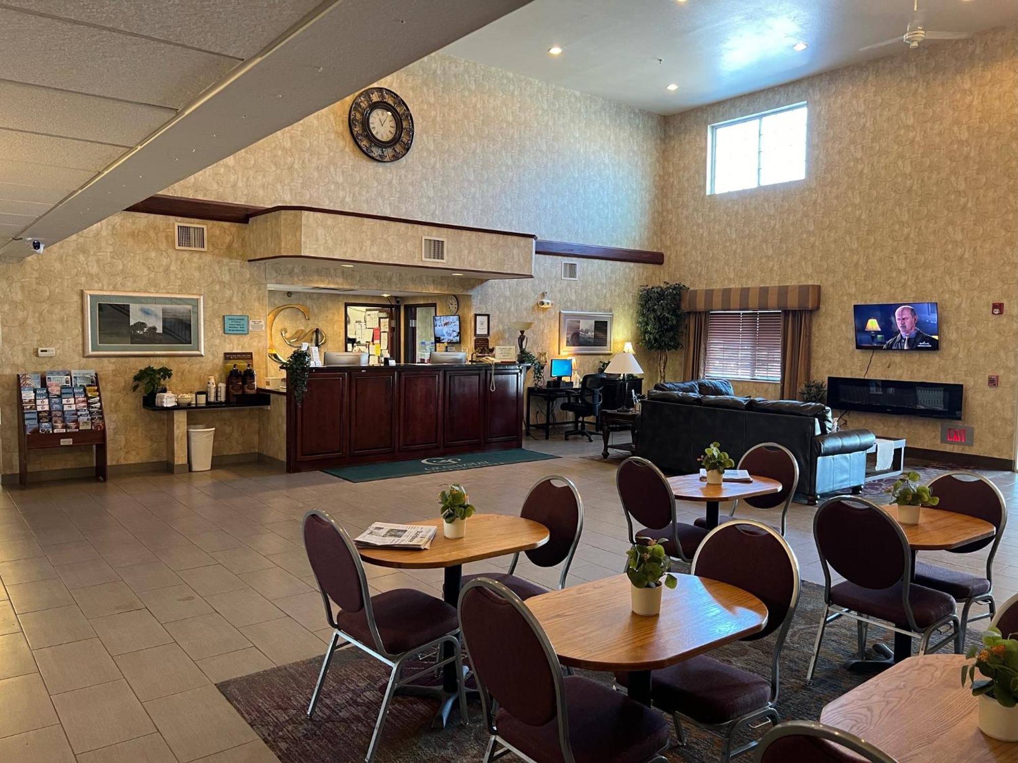 Grandstay Hotel & Suites Becker Buitenkant foto